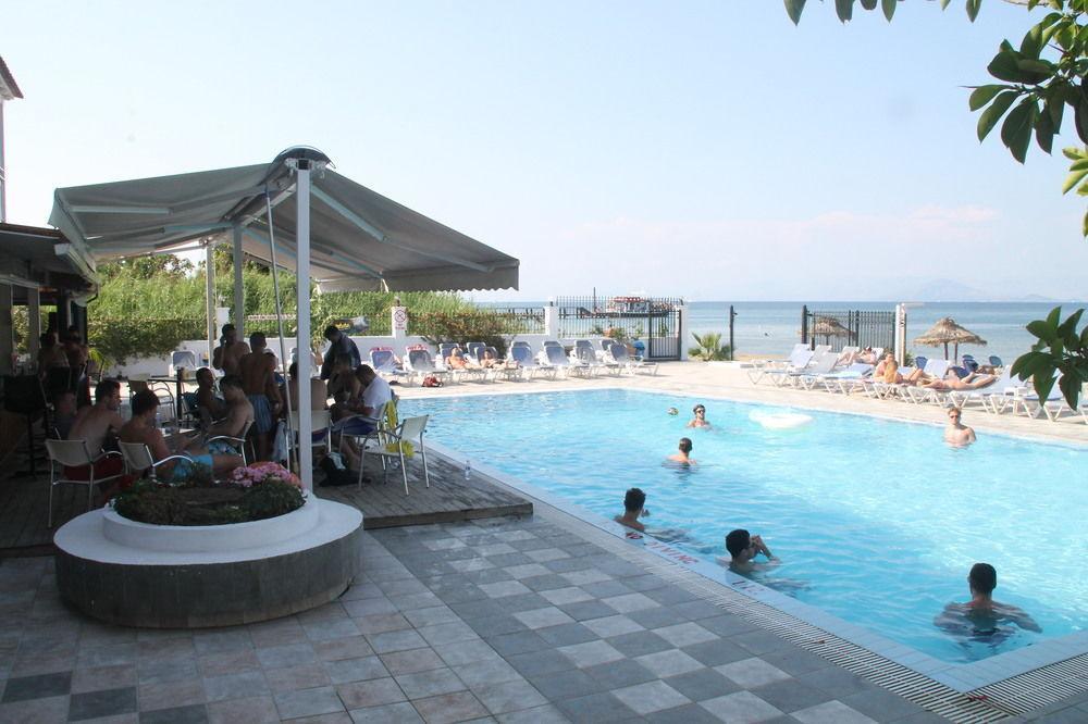 Ammos Aparthotel 2*