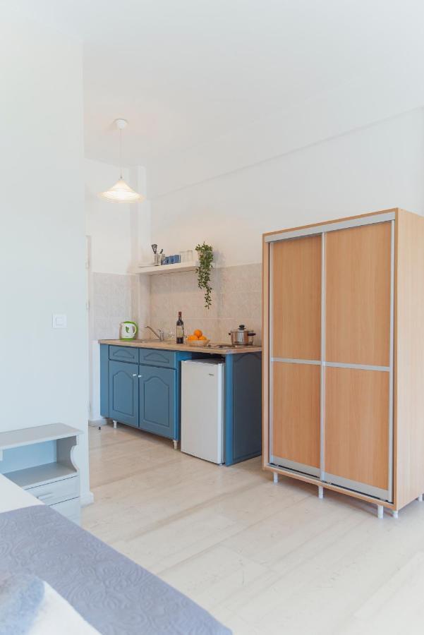 Hotel apartamentowy Ammos Kávos